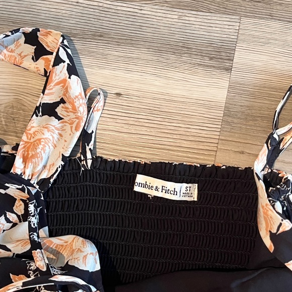 Abercrombie & Fitch Black Floral Cinch Front Midi with Slit, Size Small Tall - Picture 8 of 10